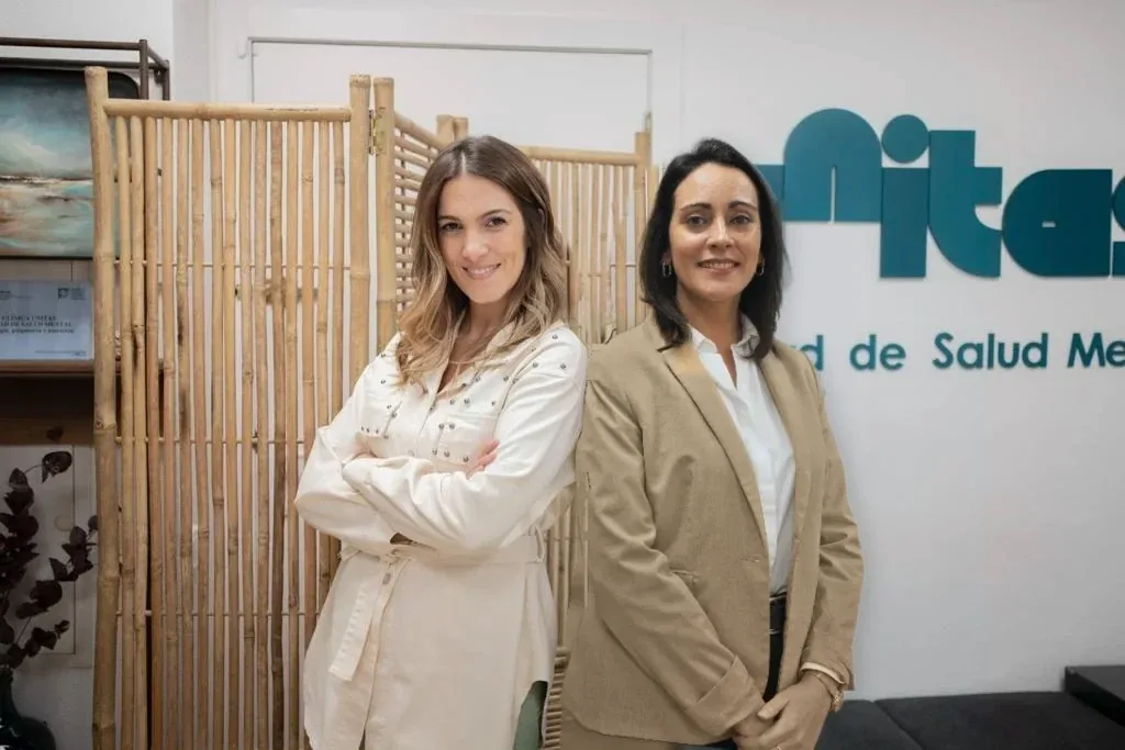 Dos terapeutas de Clínica Unitas, que trabajan en co-terapia con familias y parejas